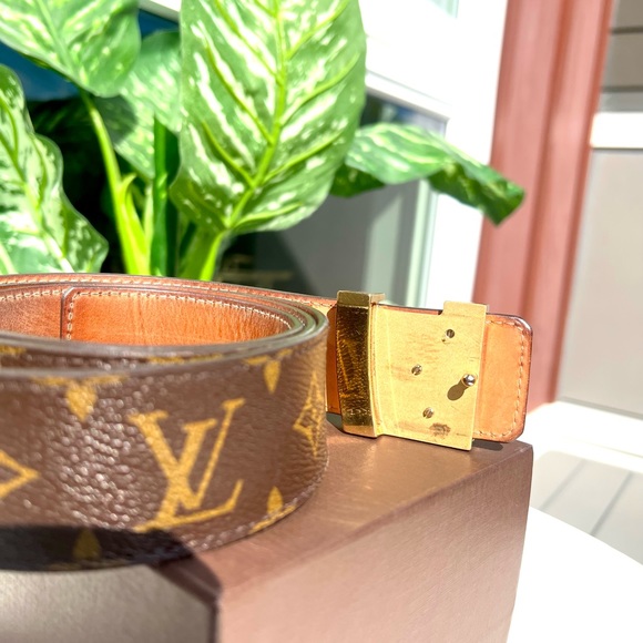 AUTHENTIC Louis Vuitton Mens Belt - Monogram LV Initials - Picture 4 of 5